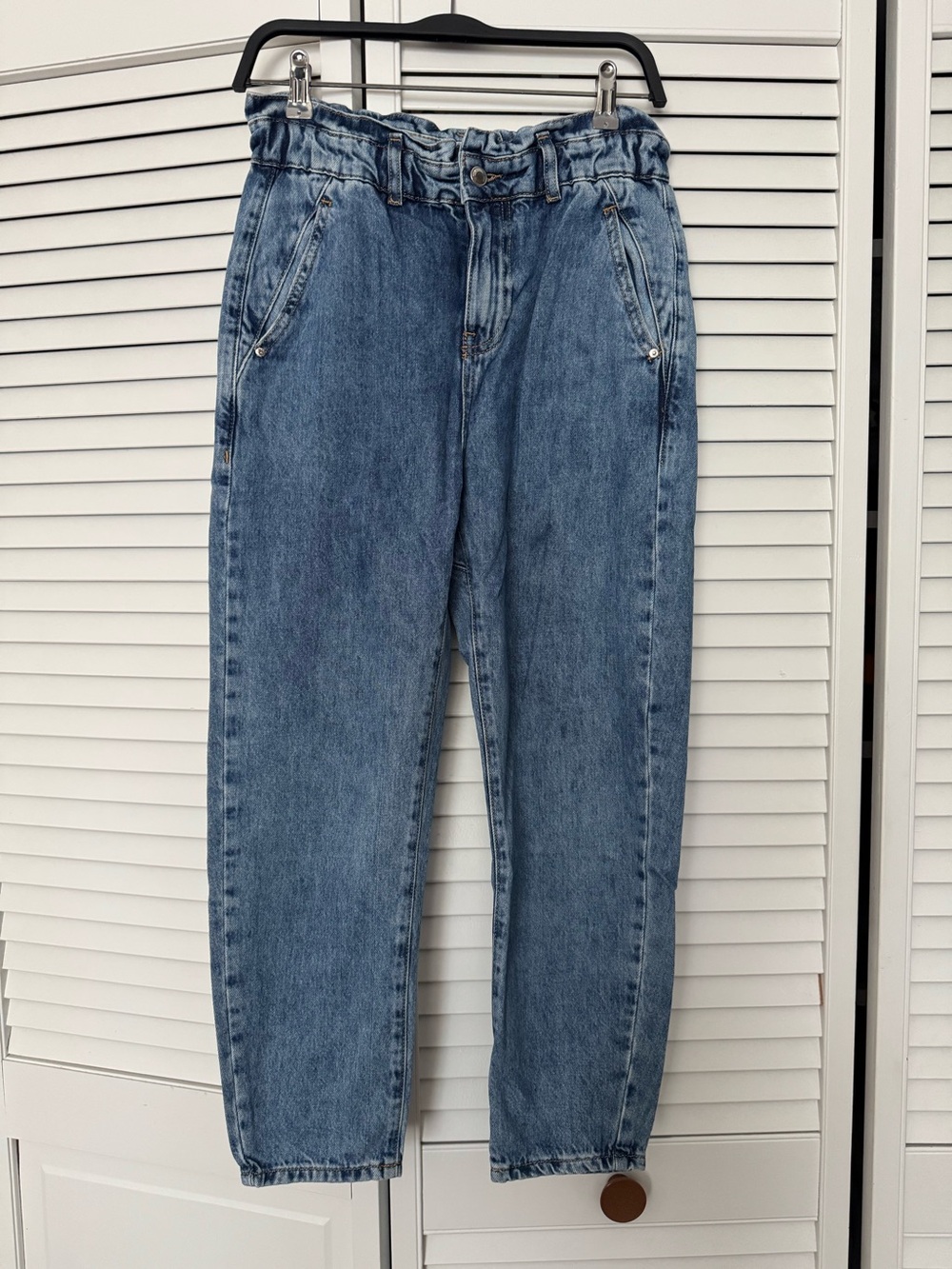Zara Relaxed Medium Light Blue Denim Jeans with Paperbag Waist 0